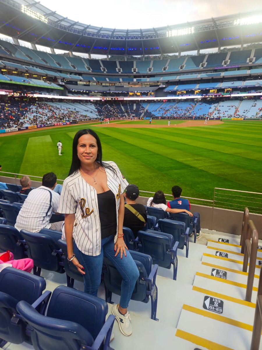Mariet23_'s tweet photo. Celebramos los 84 años del mejor equipo 😀: Mis amados Leones del Caracas 🦁🔥

Por siempre fiel Caraquista 💋🔥🦁 https://t.co/ZaNClQmCPT