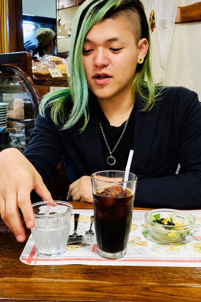 そして味噌汁 tweet media