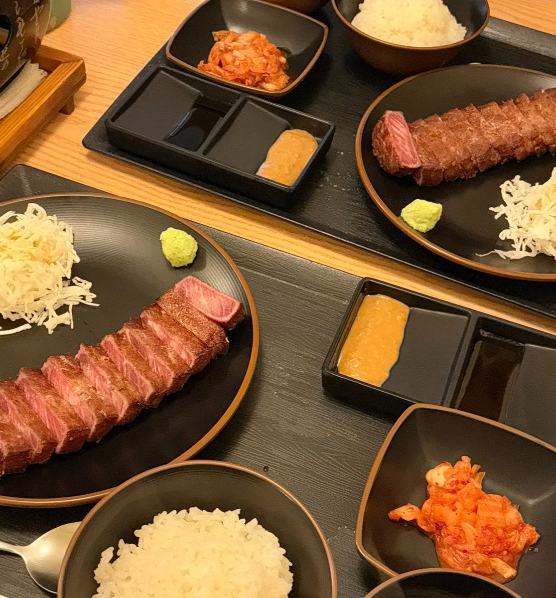 summiis__'s tweet photo. 1차 규카츠 2차 룡룡 🤭🫰🏻🫰🏻 
넘 마힛는 하루였다 ...... https://t.co/tuGUUt7XYE