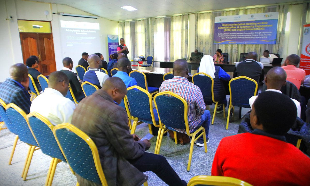 RutsiroDistrict's tweet photo. Inama yayobowe n'Umuyobozi w'Akarere Madamu @dative_kayitesi ari kumwe na Bwana @SarambaEric  na Bwana David  Ndayishimiye, bakorera ihuriro ry'imiryango itari iya Leta (RNGO) igamije gukumira ubwandu bwa Virusi itera SIDA no guteza imbere ubuzima mu Rwanda. 2/4 https://t.co/SBrINWlGbK