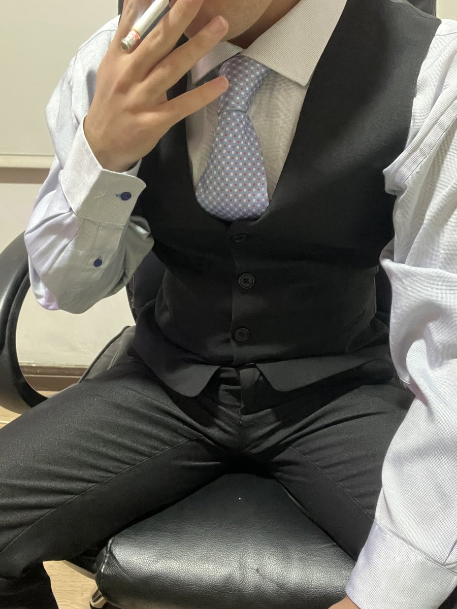 Silver suit tweet media