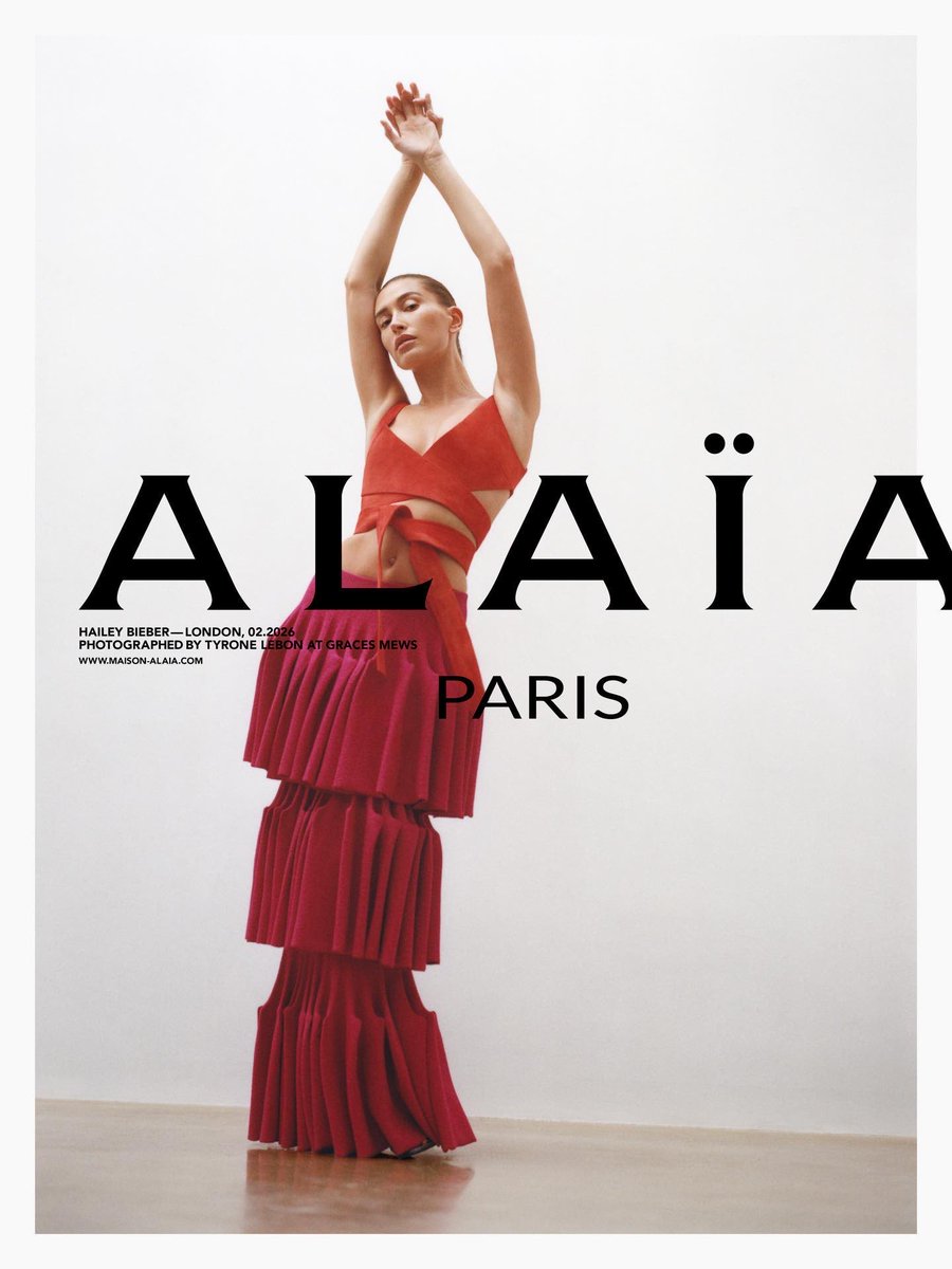 diorsvogue's tweet photo. OMG!!! hailey for alaïa ss26 https://t.co/3Vjrrv5vHf