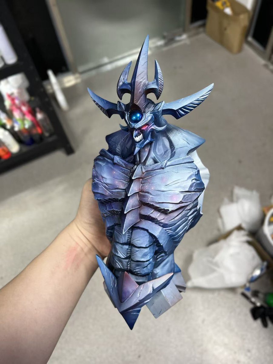 DongDuyVo's tweet photo. Obelisk The Tormentor - CX Studio coming soon!
Obelisk's eyes, fists, and base will have LED. An XYZ base is available for those who purchase the Kaiba figure
The KC hot air balloon is a bonus gift when purchasing all three Egyptian Gods figures
#yugioh #figure #obelisk #CXstudio https://t.co/HUovXgW4ZD
