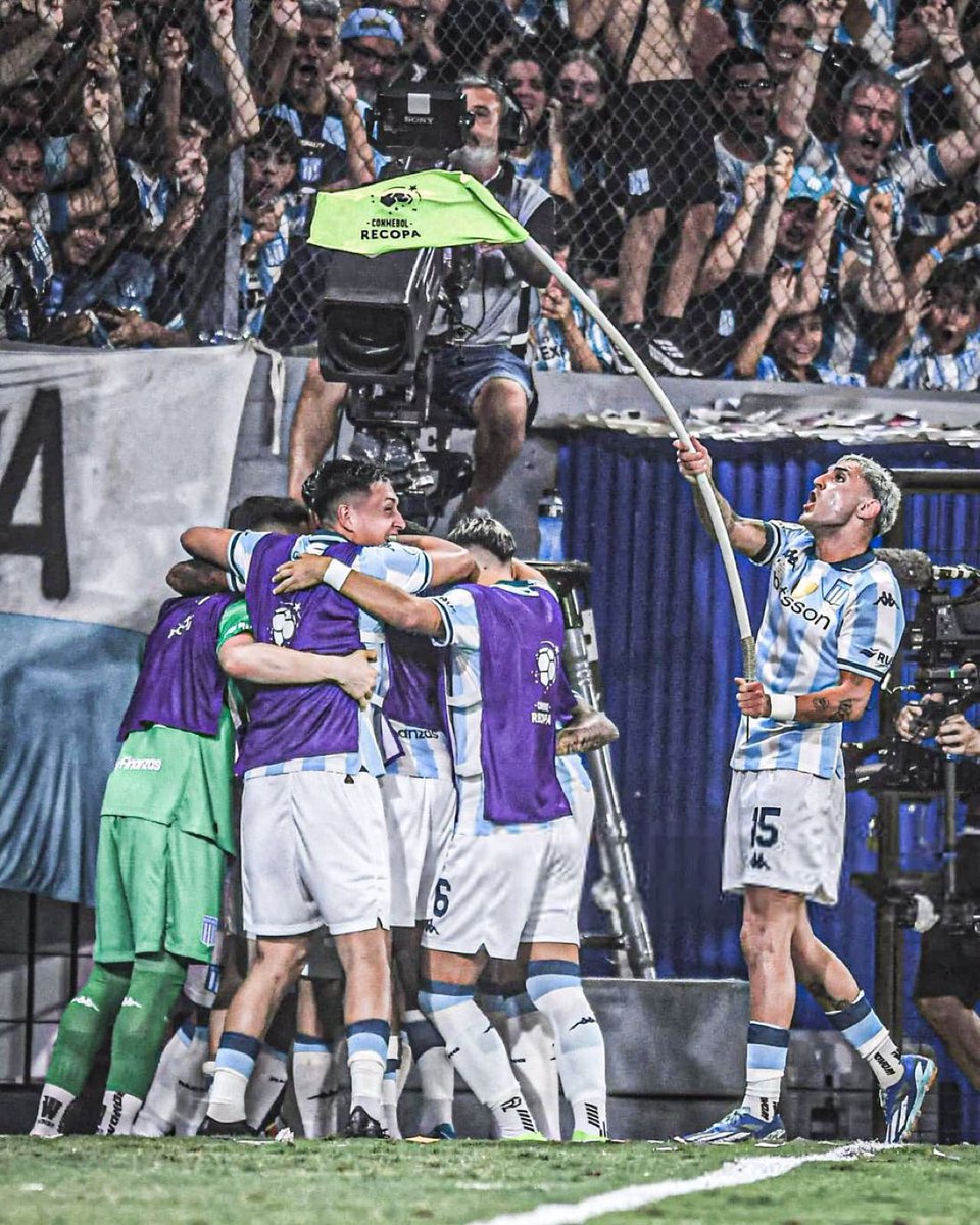 rodriisolanoo's tweet photo. ¿A dónde fue el pasado que no volverá?
¿A dónde fue tu risa que me hacía volar?
¿Dónde quedó la llave de nuestra ilusión?
¿A dónde la alegría de tu corazón? https://t.co/pt3p6HE9qc
