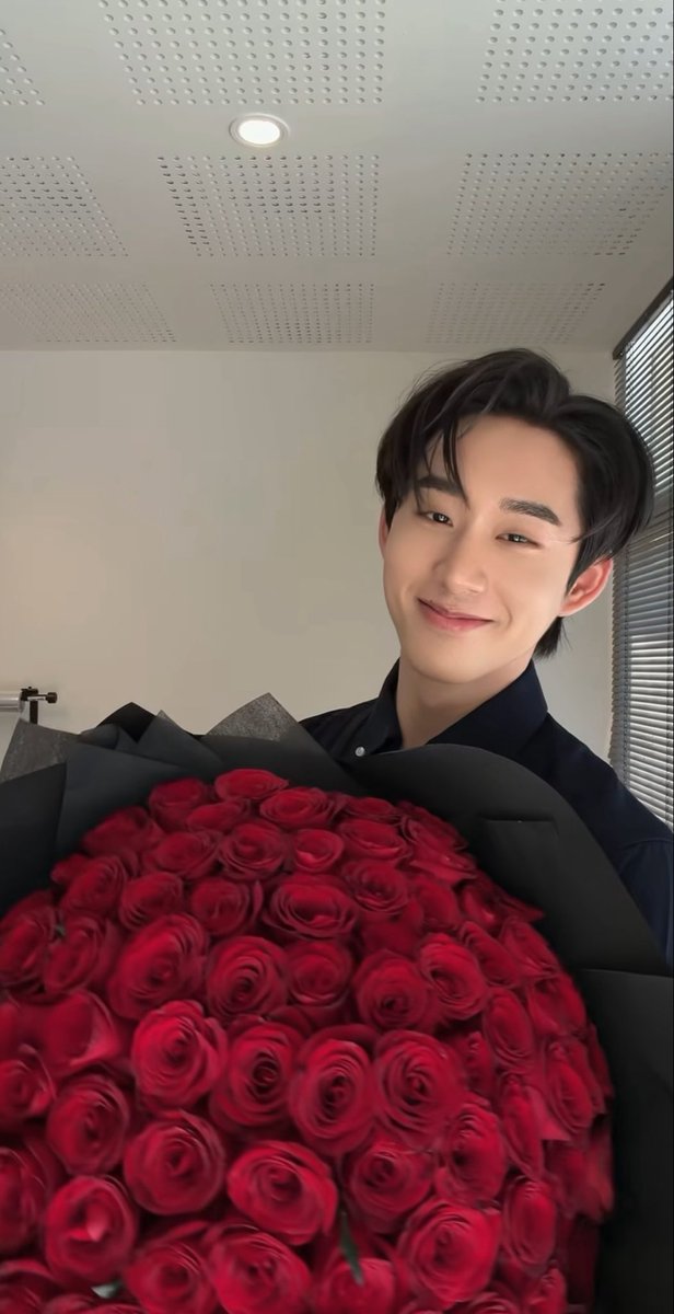 #williamest three tweets au

; pacarku idol (bouquet of roses🌹)
