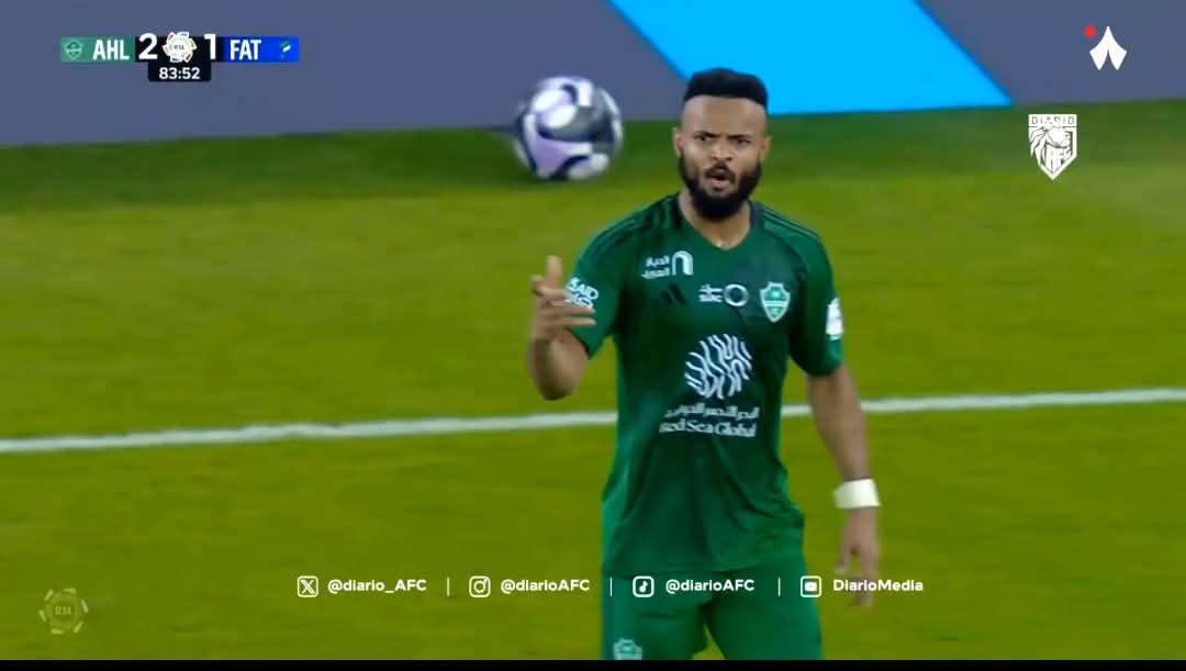million1825's tweet photo. من عبثيات مجرشي انه يقول للحكم No No والحكم اصلا سعودي 🤣🤣🤣🤣 https://t.co/mJ7xgeZyRi