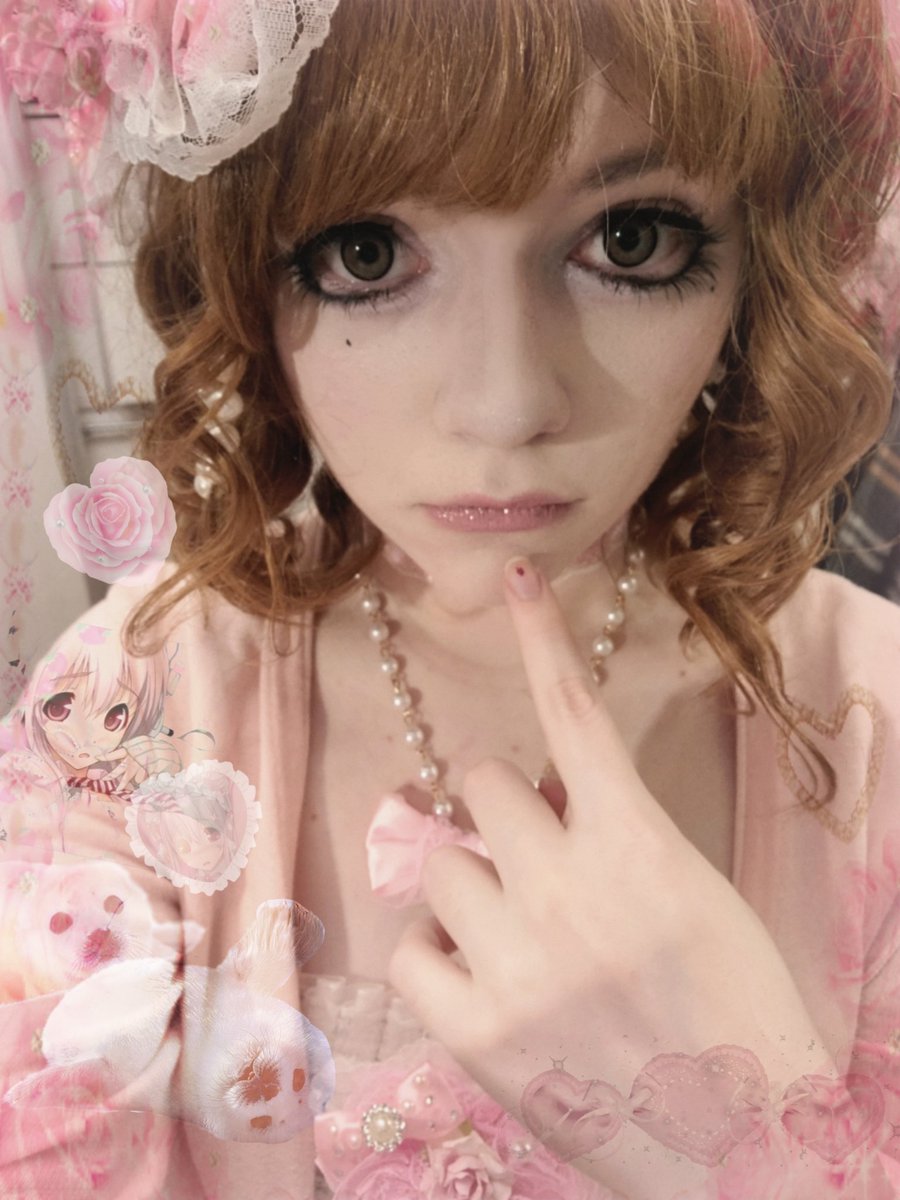 freakyb9b's tweet photo. I also want to share my first attempts in hime gal from the february and crafts I made for it #gyaru #hime #babygal #himekaji https://t.co/7m7UAmcswm
