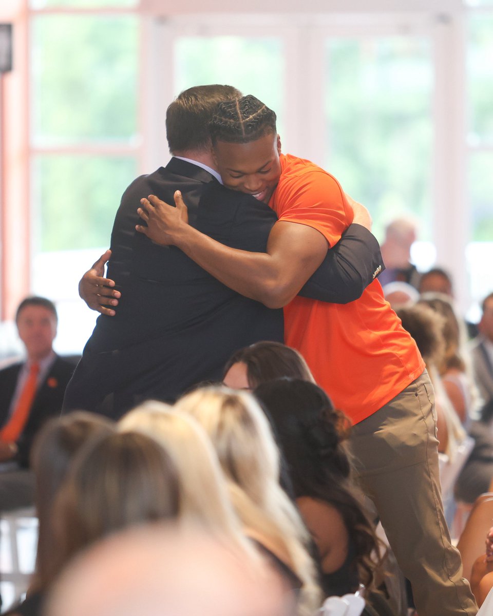 Clemson Basketball tweet media