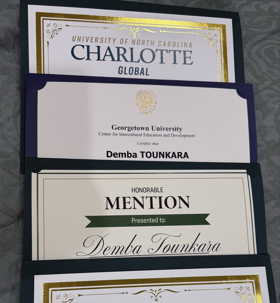 Dr_Demba10's tweet photo. Déjà 4 différents certificats obtenus en attendant le master. L’objectif reste le même : chercher la connaissance à tout prix et revenir servir ma nation. 🇲🇱 https://t.co/tPvwGjejAG