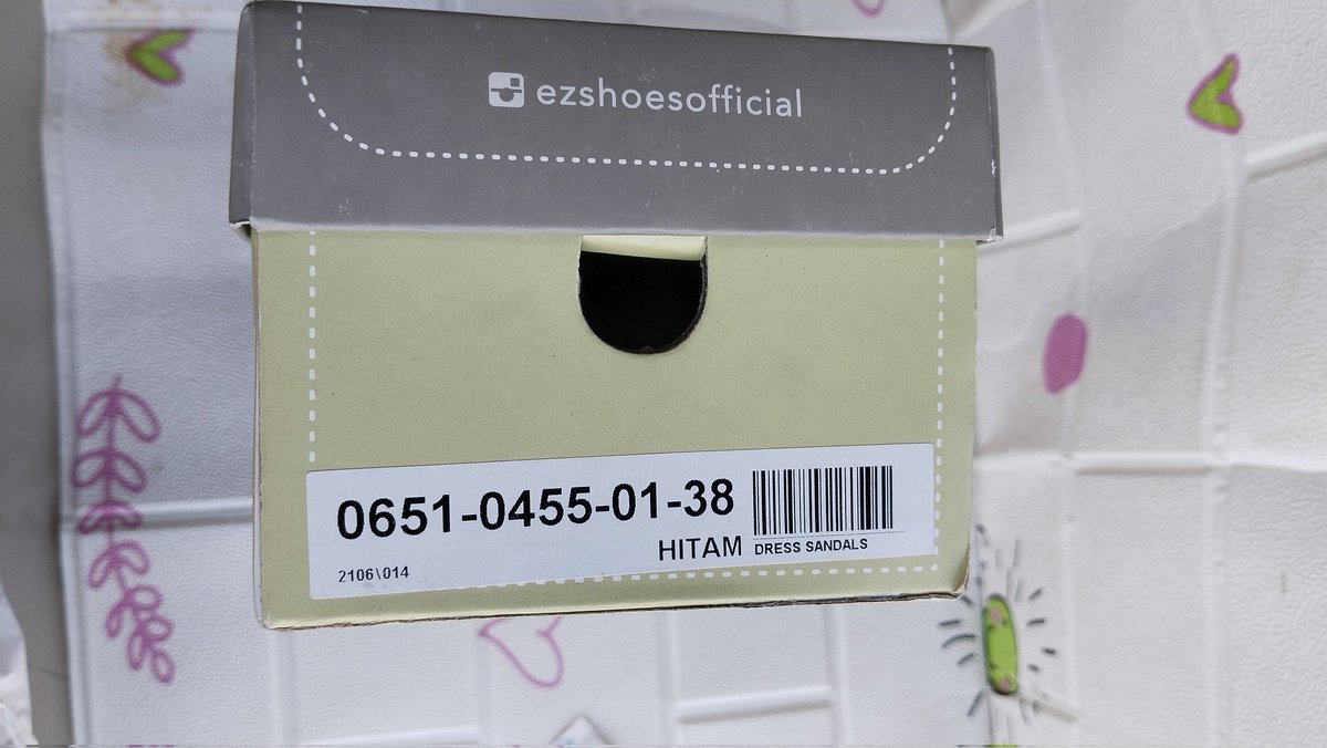 96masaji's tweet photo. sandal Elizabeth kondisi belum pernah di pakai, baru beli anaknya gak suka karena heels nya terlalu tinggi.
ukuran : 38
warna : hitam
model : dress sandal https://t.co/0rGxfbEJxI
