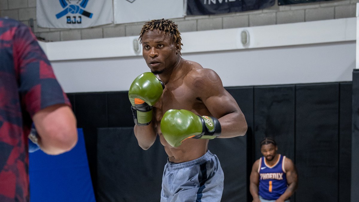 UFC tweet media