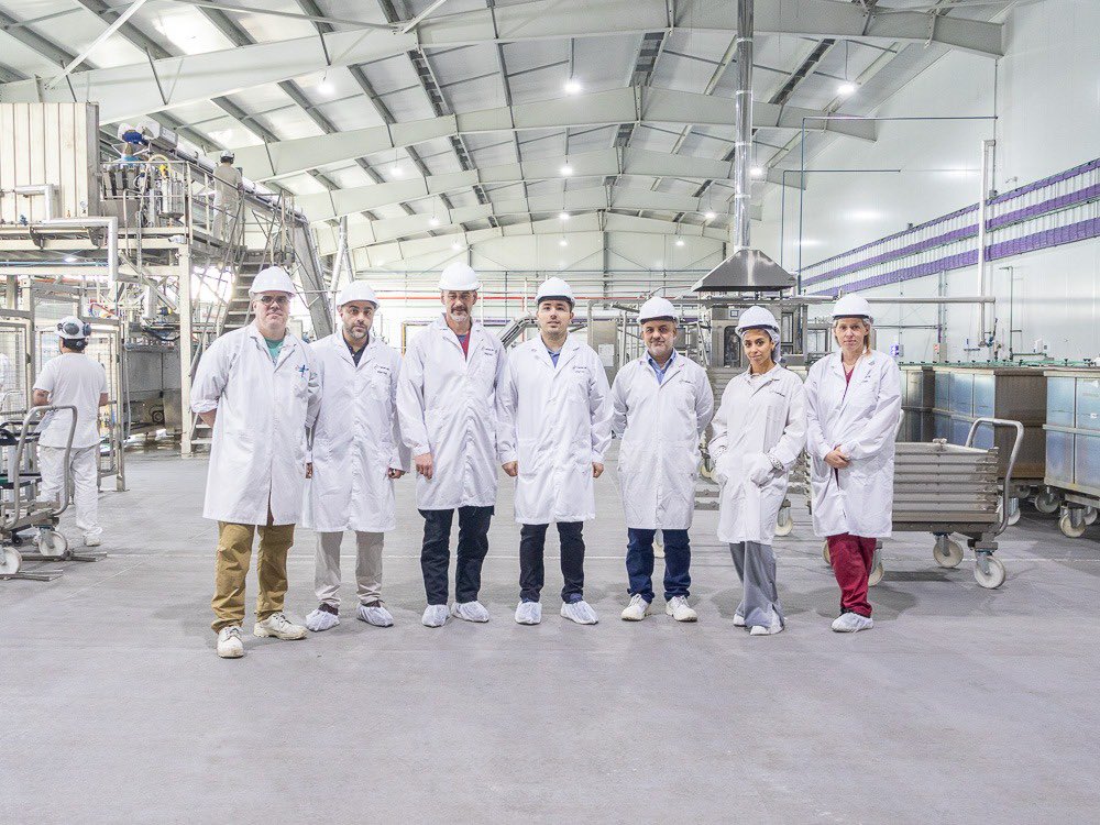 GonzaFerro's tweet photo. ¿Sabías que nuestra ciudad produce y exporta alimento balanceado premium para mascotas?

Capacidad, trabajo y orgullo fueguino.

Gracias a la empresa Vitalcan por la donación de 3 toneladas de alimentos para fortalecer la política municipal de Tenencia Responsable de Mascotas.

Río Grande, ciudad industrial y mascotera 💙