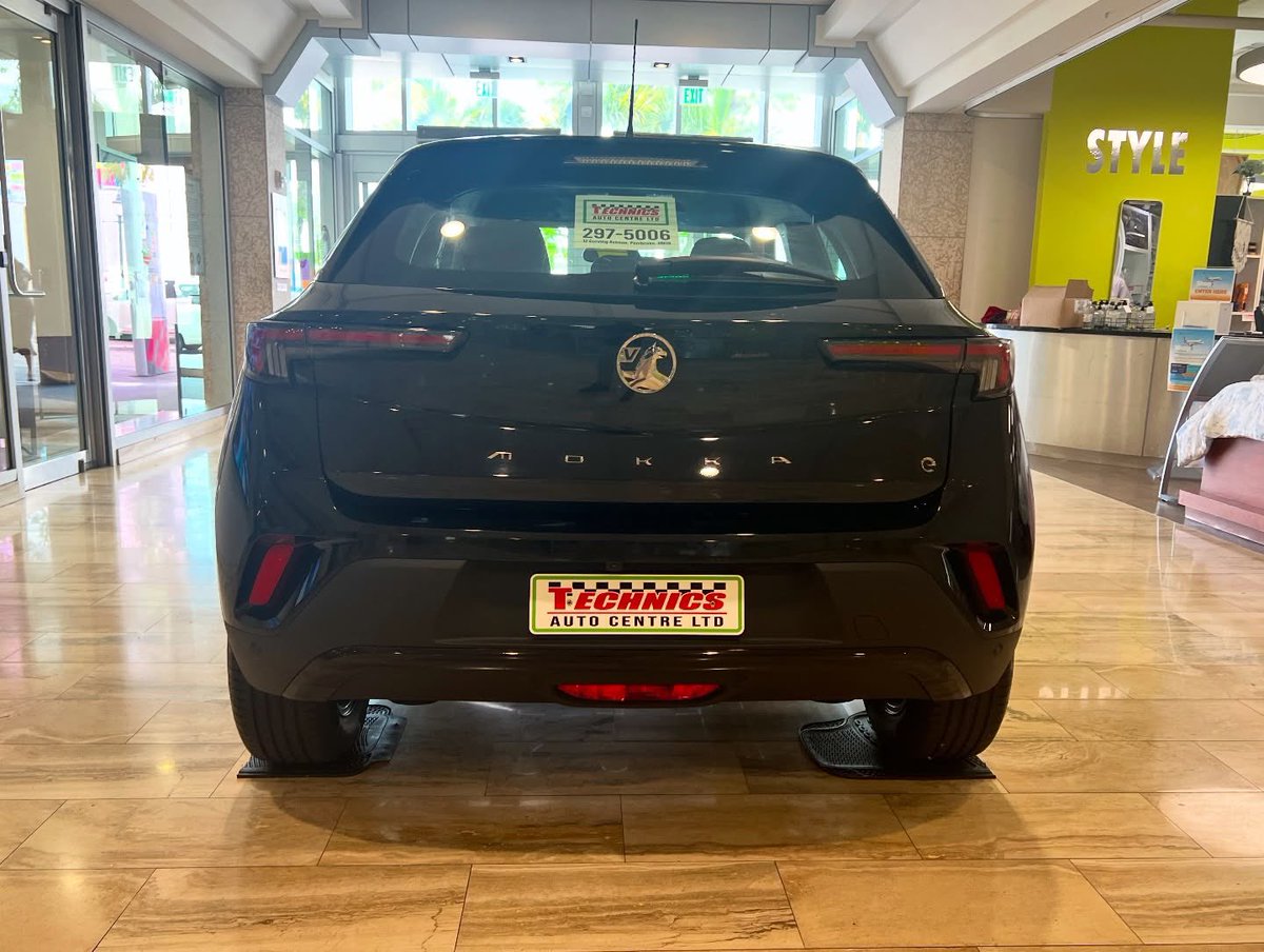 Mediavilletv's tweet photo. 🚗💨 Take Your Brand On The Road with Vehicle Display Advertising!

Our advertising solutions extend beyond vehicle displays with window displays, floor decals, elevator wraps, pillar wraps, digital signage, and so much more!

Email advertise@mediaville.tv to schedule a meeting. https://t.co/uikBb923zU