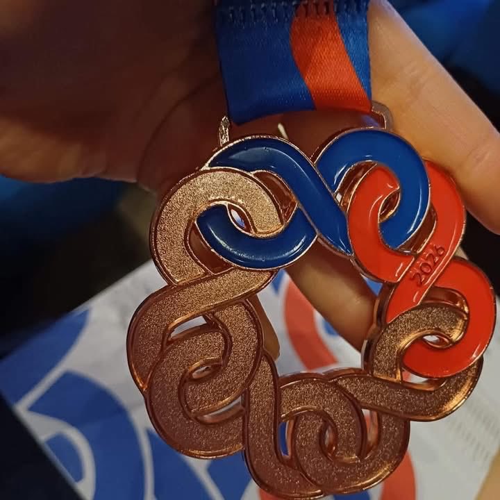 CDMXOMM's tweet photo. ¡Felicidades al equipo 🇲🇽 en la #EGMO2026! 🏆 Lograron 2 platas, 1 bronce y 1 mención honorífica:
> 🥈 Andy (Mor)
> 🥈 Dana (Yuc)
> 🥉 Eli (CDMX)
> 🏅 Sofi (QRoo)
¡Siempre acompañadas por el ajolote Patoli Tecuani! 🌿✨ Orgullo total. 👏
#OrgulloMexicano #MujeresEnSTEM https://t.co/t2vaoATLRo