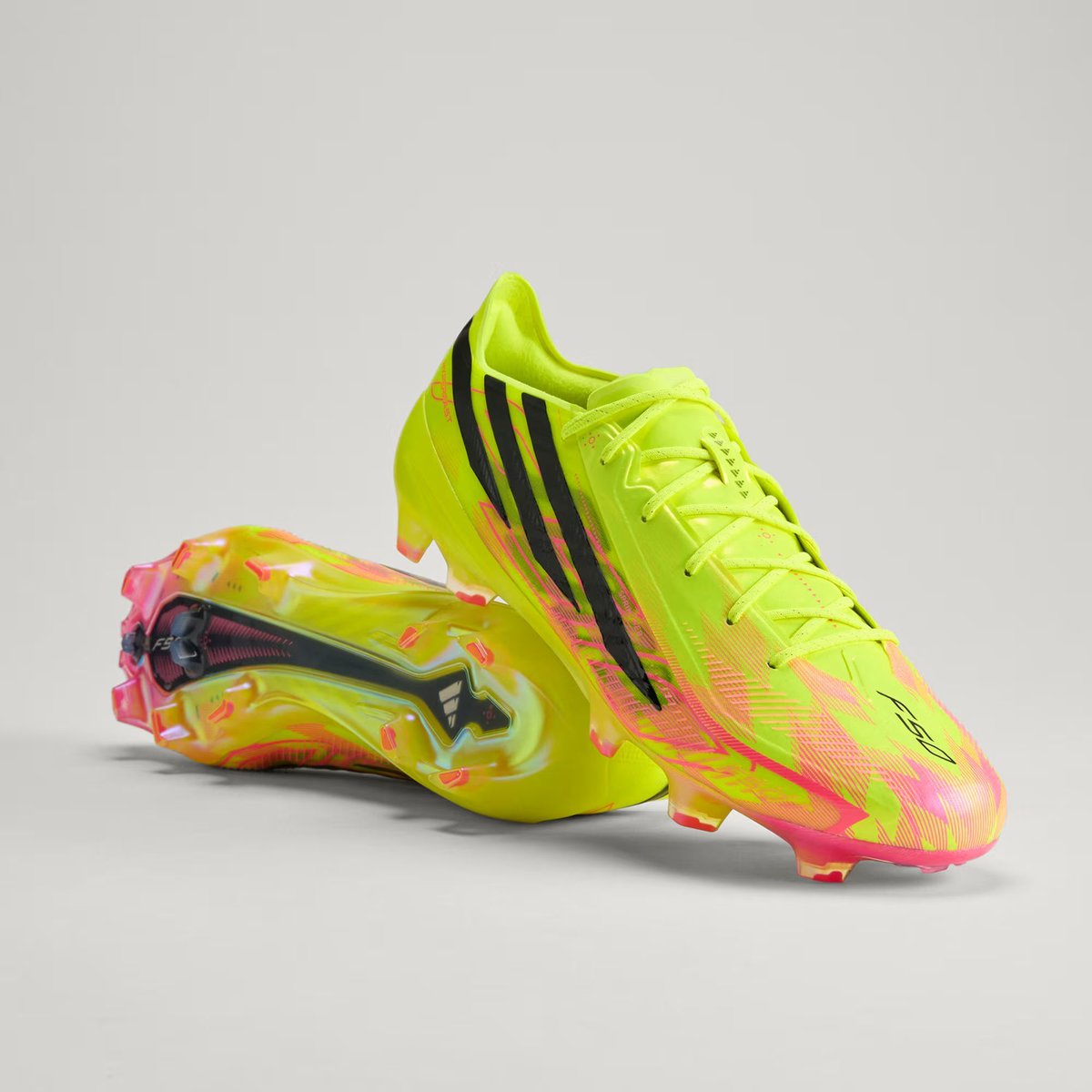 KicksFinder tweet media