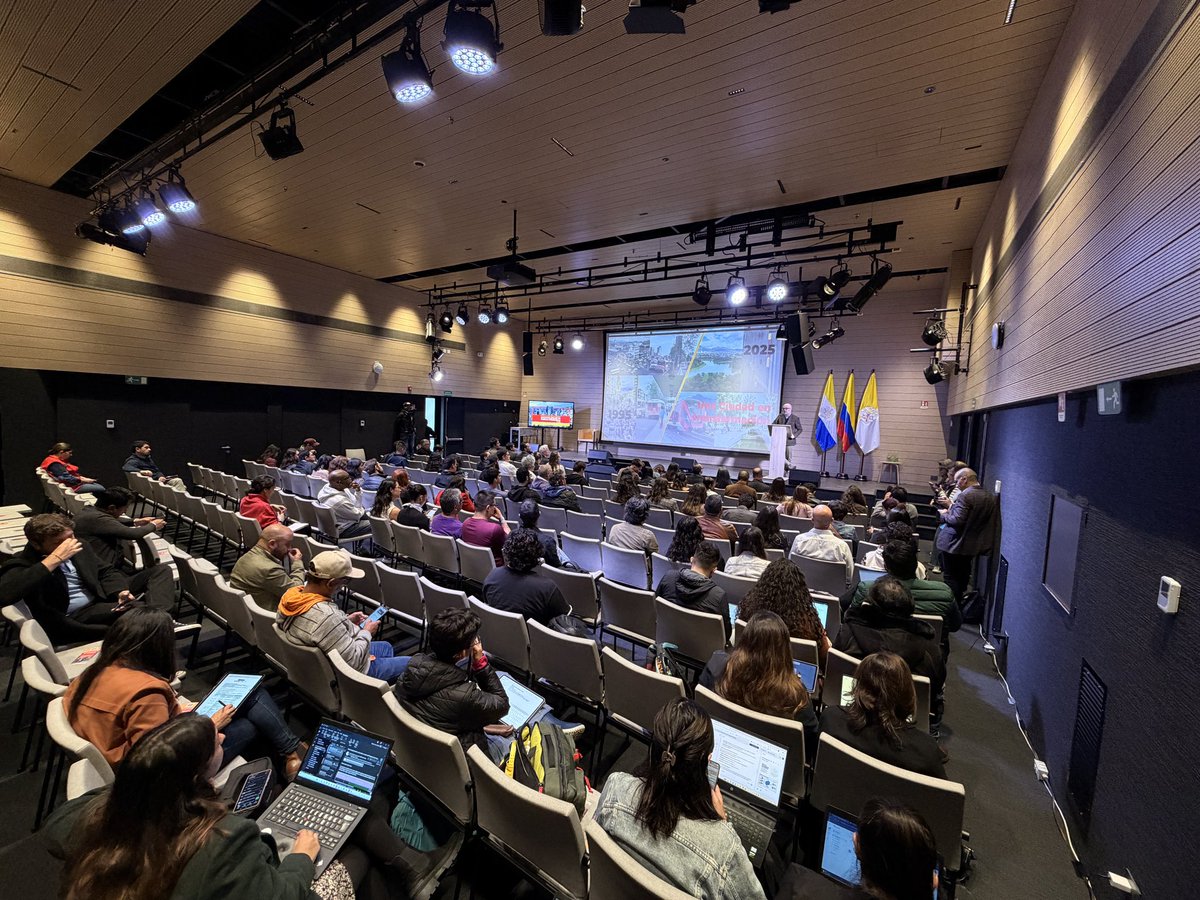 CulturaenBta's tweet photo. ¿Sabías que el orgullo por Bogotá creció de manera significativa? 👏🚀 Hoy presentamos públicamente los resultados de la Encuesta Bienal de Cultura Ciudadana y Garantía de Derechos 2025, en el Auditorio Auditorio Carlos Francisco Corredor de la @UniJaveriana. 

La encuesta fue aplicada a más de 5.800 personas mayores de 13 años residentes en las 20 localidades de la ciudad, incluyendo por primera vez a Sumapaz. 

Conoce todos los detalles ➡️ https://t.co/nCkxCRFpC6