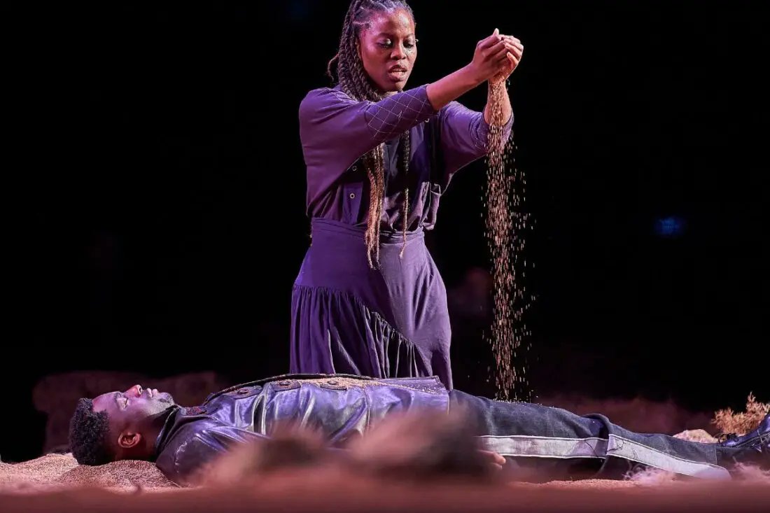 fool_san's tweet photo. 'Èdip i Antígona' al @teatrenacional narra tres de les tragèdies de Sòfocles (Èdip Rei, Èdip a Colonos i Antígona). Una proposta fluixa i desigual a nivell interpretatiu. A més, hi ha problemes amb la dicció que dificulten seguir l'obra. Destaquen la Kathy Sey i el Moha Amazian. https://t.co/n3cxpwO5iL