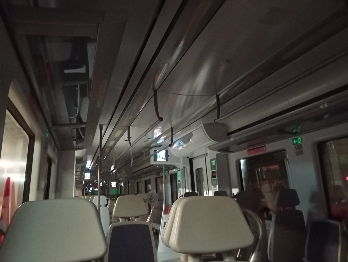 OcataPau's tweet photo. Gracies per aquest viatge tant Romantic
Si no pasa res mes es per que teniu una flor al cul
@rodalies @rod1cat @SilviaPaneque @govern @CatalunyaAC https://t.co/0uWe6djTy5
