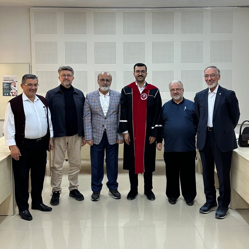serifkarakurt's tweet photo. “Endülüs’te Hadis İlmi Çerçevesinde Bid‘at Tartışmalarının Mahiyeti ve Değerlendirilmesi (İbn Vaddâh, Turtûşî ve Şâtıbî Özelinde)” başlıklı doktora tezimizi tamamladık. 

Kıymetli fikirleri ve yapıcı tenkitleriyle bu ilim yolculuğuna katkı sağlayan hocalarımıza teşekkür ediyorum. https://t.co/lCUS1iYT3P