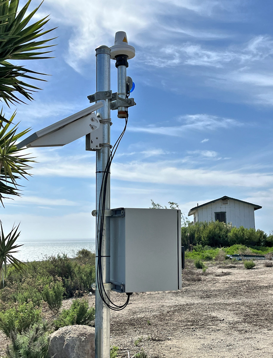 TyconSys's tweet photo. This Tycon RemotePro® Solar System keeps an emergency phone online along a remote dirt road—providing a critical lifeline in areas where there’s no grid and no room for failure.

Quiet, reliable, and always ready when it matters most. 🌞

https://t.co/GAcPPlvFsb 

#TyconSystems https://t.co/OIBxIFfhJR
