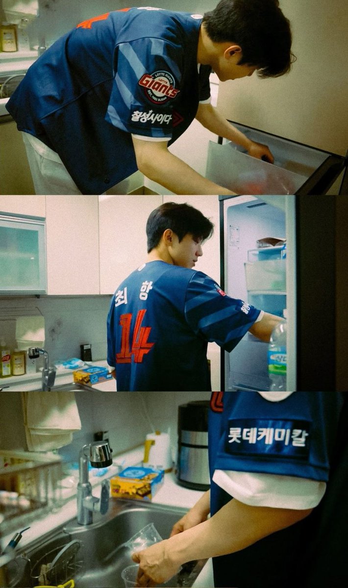 YellowSubDay's tweet photo. A #Day6 #Dowoon AU prompt //

// LF: future chef boyfriend na ang love language ay ‘kumain ka na ba, princess?’ 👨‍🍳👑 https://t.co/A3v8zafrEq
