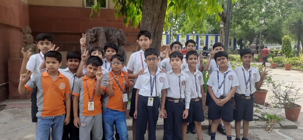 Indirapuram Public School, Crossings Republik tweet media