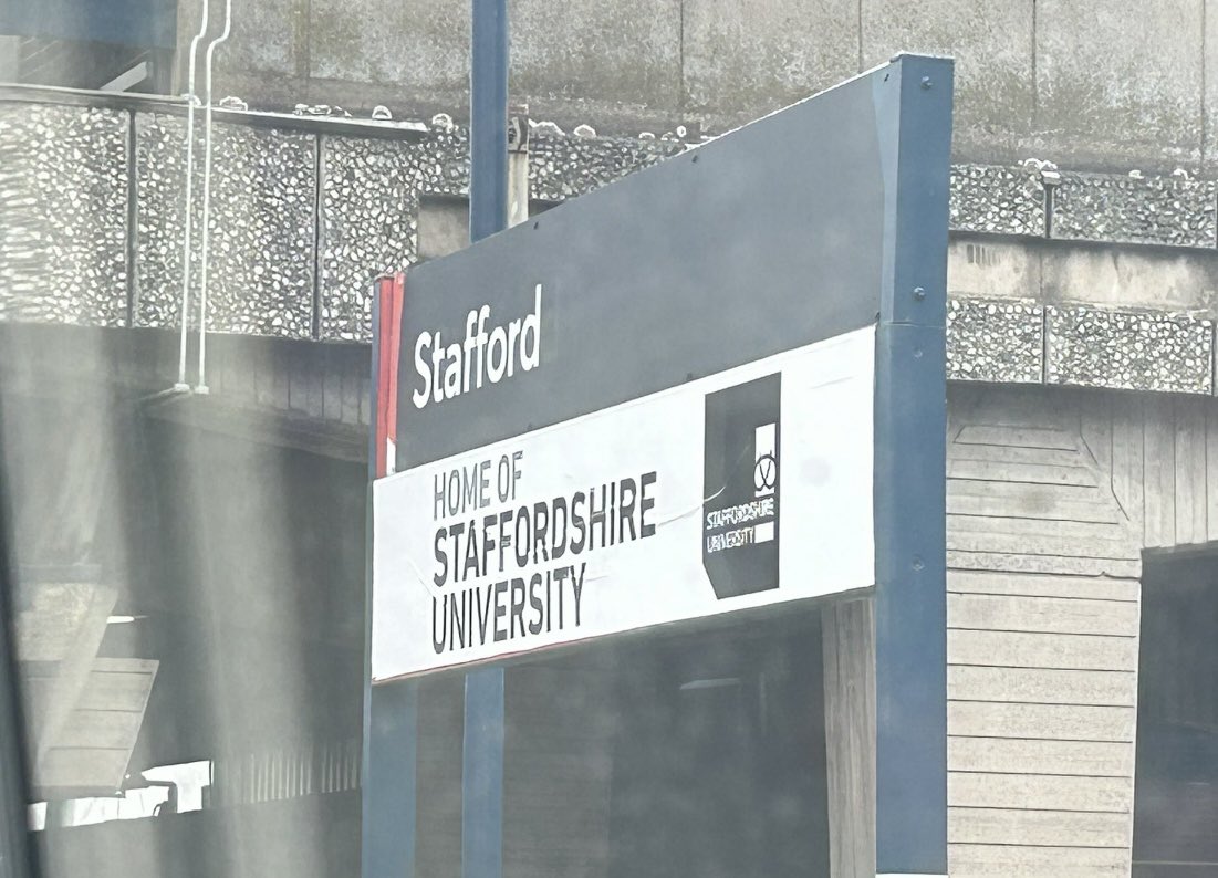 ParallaxFluxTX's tweet photo. How it started - how it went - how it ended up. From lunacy, to mediocrity, to perfection. @GBR_Signage These photos were taken over the course of 18 months- an embodiment of much that’s wrong with the railway industry. @transportgovuk @railnigel @Captain_Deltic @philatrail https://t.co/TlXtMLjGvv