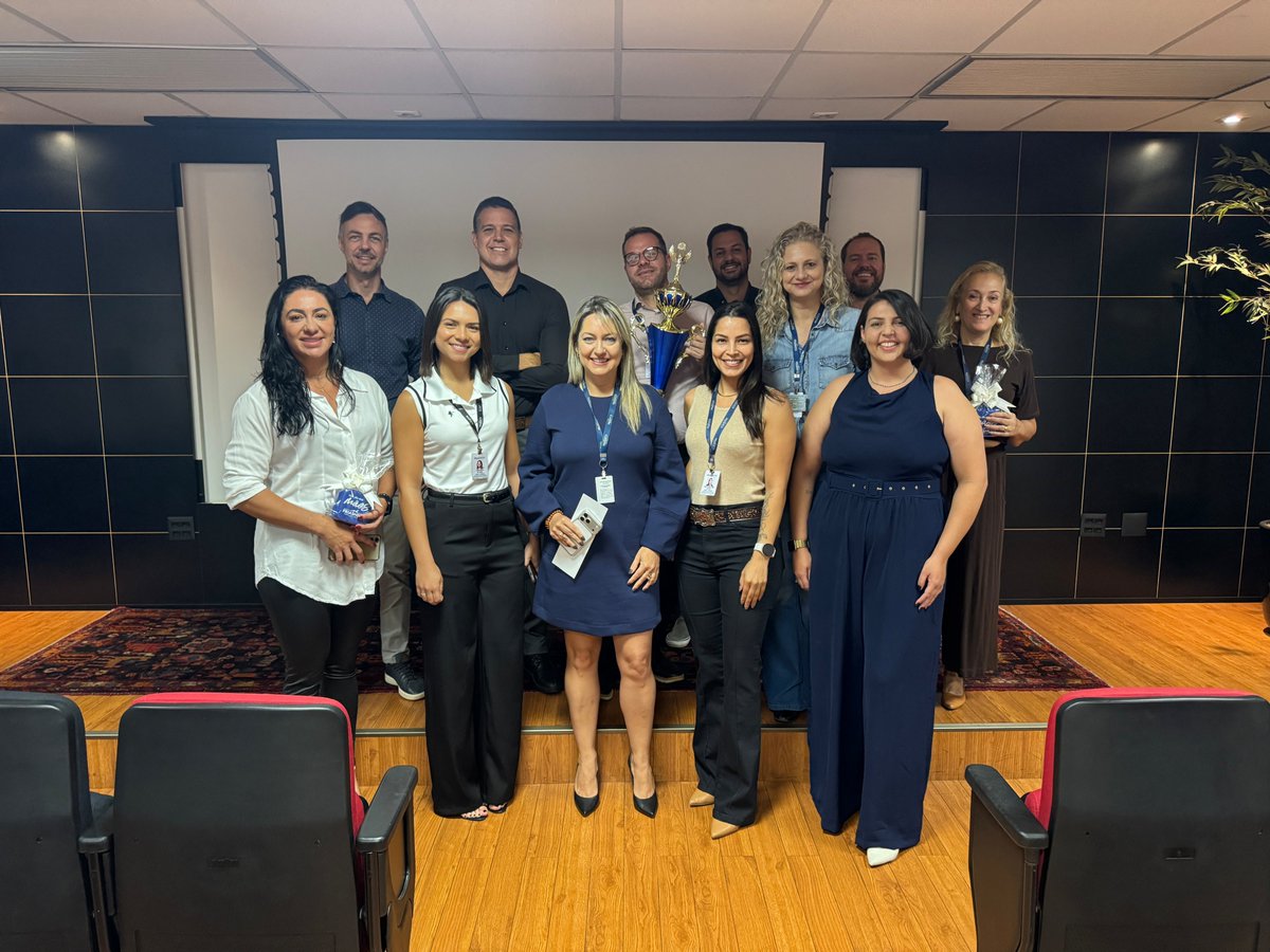 FriasNeto's tweet photo. Celebramos quem faz a diferença todos os dias! 

Reconhecemos os destaques comerciais do mês de abril e suas equipes, que se dedicaram com excelência, compromisso e grandes resultados. Cada conquista é reflexo de trabalho em equipe, foco e dedicação em entregar sempre o melhor. https://t.co/kXj8AotvZP