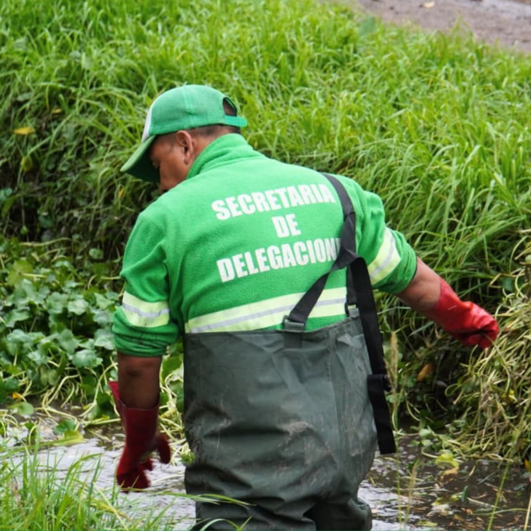 MerloGob's tweet photo. 👉 Estas tareas son necesarias para un tránsito seguro y para prevenir anegamientos o desbordes de agua https://t.co/4fJkvBuy18