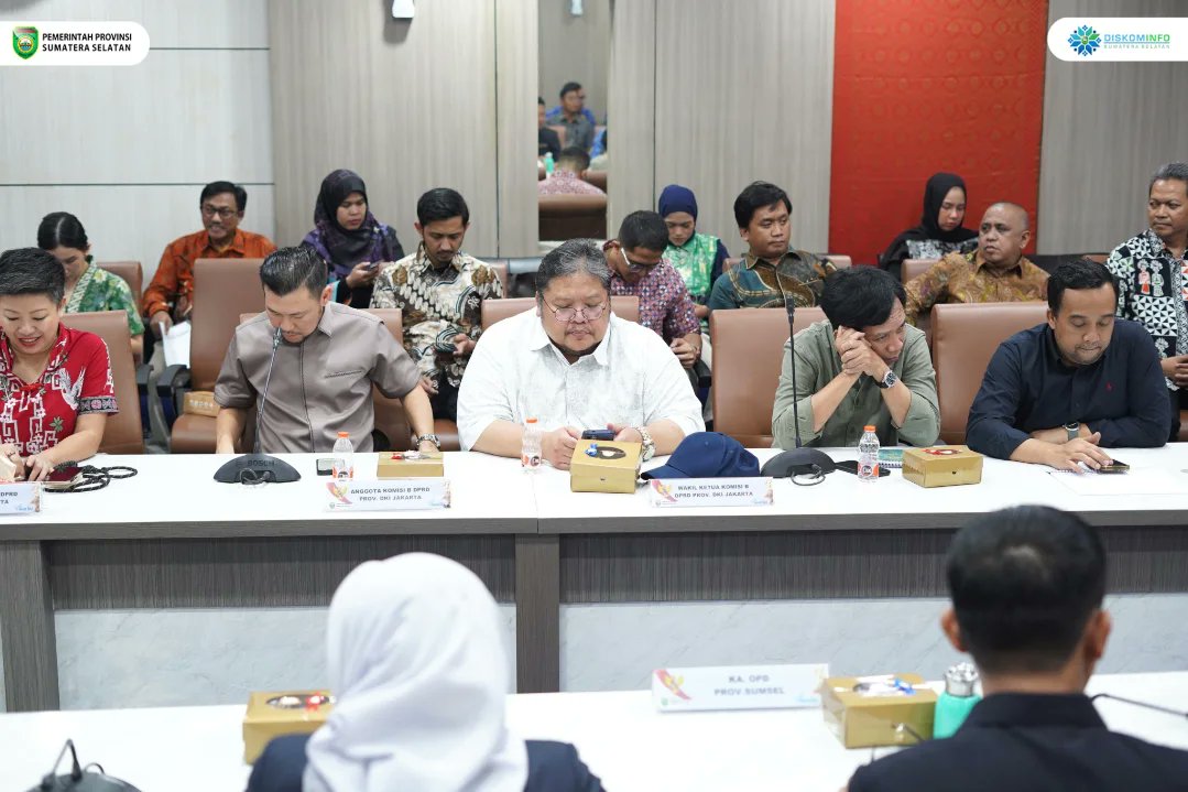 Kunker Komisi B DPRD DKI Jakarta Pelajari Keberhasilan Sumsel Dukung Swasembada Pangan Serta Perdalam Peluang Kerjasama antar BUMD.

#GubernurSumsel
#WakilGubernurSumsel
#HermanDeru
#CikUjang 
#DiskominfoSumsel
#PemprovSumsel
