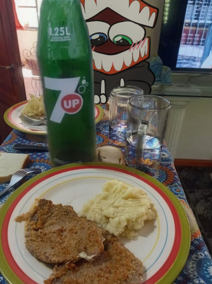 TenmaDarling's tweet photo. Mamaaa, Caine dice que quiere otra milanesa!
Caine: Si estan muy ricas señora.. https://t.co/cZ5ZhCg9Cj