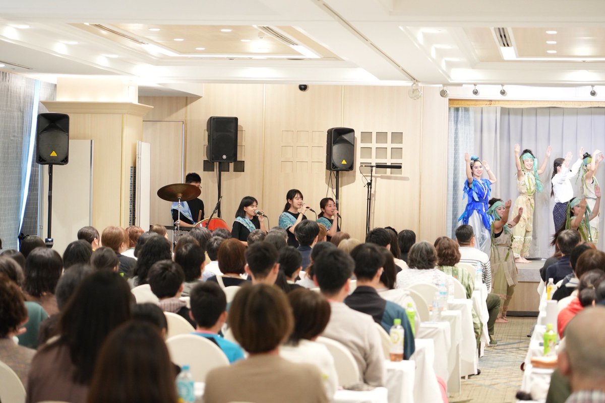 Nahaprogram's tweet photo. 【CO・OP ピースアクションinオキナワ出演🌱】

去った３月に、CO・OP ピースアクションinオキナワにて、「約束の未来へ〜語り継ぐ対馬丸の詩〜」を披露いたしました🌺

県内外の皆さまと平和について考える、大切な時間を過ごすことができました🕊️

#那覇青少年舞台プログラム
#対馬丸
#平和劇 https://t.co/cwNHVXNKjo