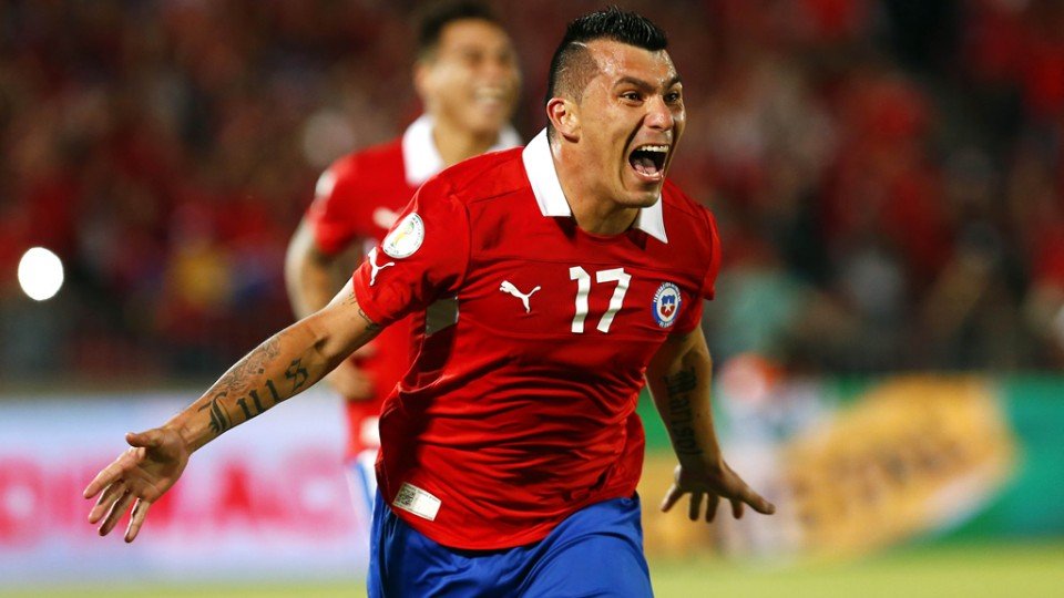 calcioromantico's tweet photo. forgotten world cup baller of the day:
Gary Medel 🇨🇱 https://t.co/CWIImac4QI