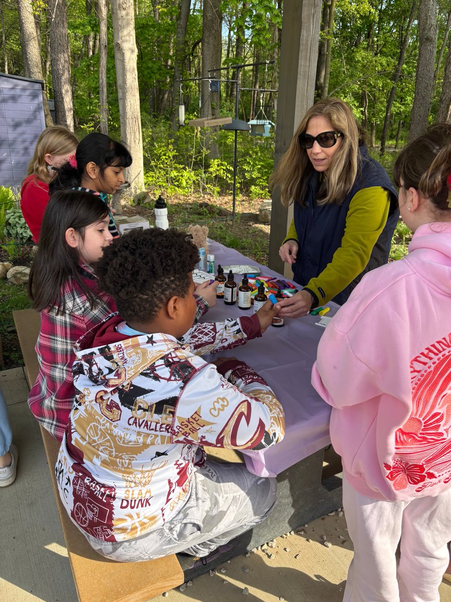 BathElementary's tweet photo. Thank you to Mrs. Kerrigan, the best school counselor ever, for organizing another awesome “Stress Less Day” for our 4th graders. https://t.co/46BnpsCwZU