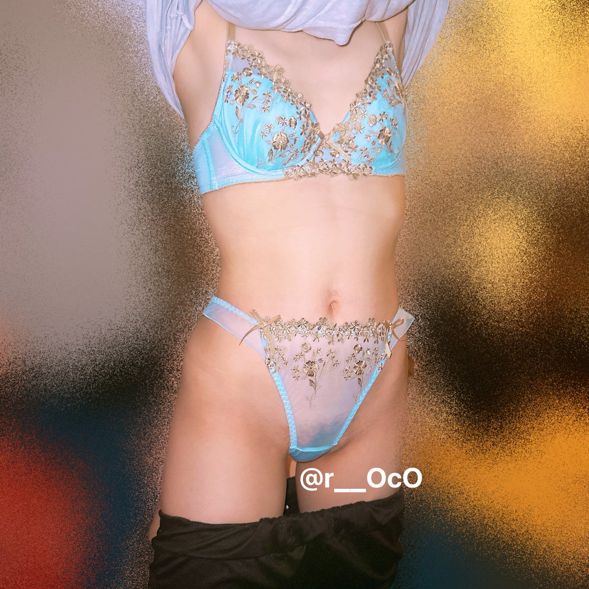 r__OcO's tweet photo. 🍑 https://t.co/Fk8aTVmCT8