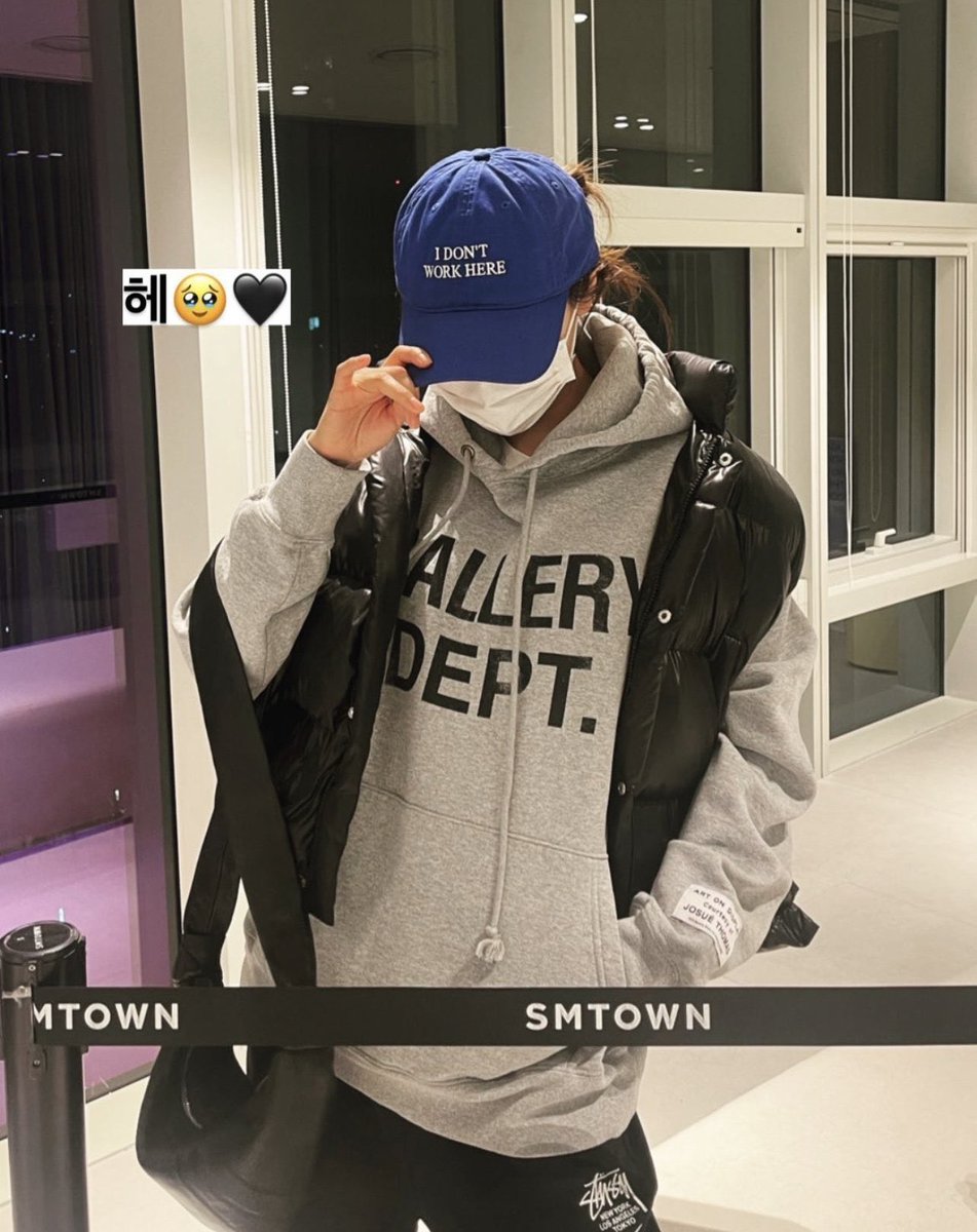 sswflavor's tweet photo. wendy when sm summons her to prepare for the group cb: #resigned #excompany #movedon #tobetterthings #nowherebutUP https://t.co/ounBB8m793
