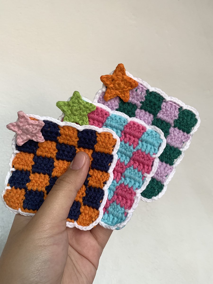 MN_Crochet's tweet photo. เปิดรับออเดอร์🌷
⭐️ที่รองแก้วลายตาราง

💸ชิ้นละ 50 บาท

ขนาด 9*9 cm

📌เลือกจับคู่สีเองได้ค่ะ

#ที่รองแก้ว #ไหมพรม #ของขวัญ #ตกแต่ง #ที่วางแก้ว #ตาราง #ปัจฉิม #วาเลนไทน์ #พร้อมส่ง #แฮนด์เมด #handmade #ถูก #น่ารัก #งานสั่งทำ #เครื่องเขียน #สายผลิต https://t.co/TmvJ9u7CdN