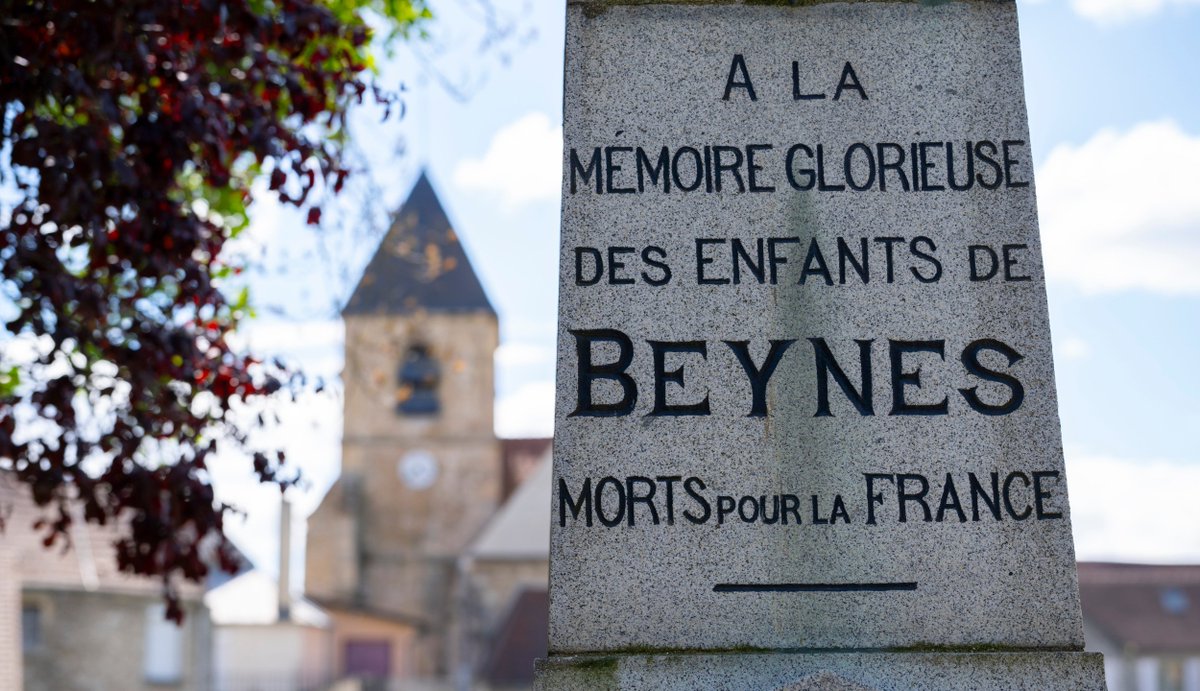 Les_Yvelines's tweet photo. Plus d'un siècle après la Première Guerre Mondiale, 263 monuments aux morts continuent à se dresser dans les Yvelines. Restaurés avec le soutien du Département pour certains, ils redonnent vie aux noms que le temps ne doit pas oublier.

👉 https://t.co/2Hy7tqhgWS https://t.co/jLTwKBtqGO