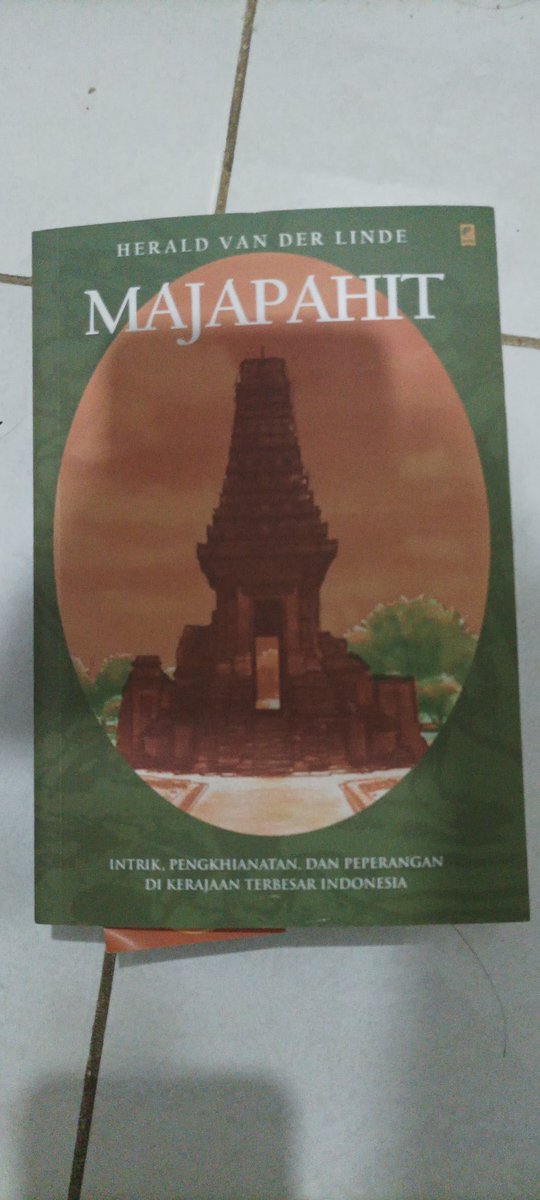 yogieDWS's tweet photo. Buku ke-3 yg sedang dibaca tahun ini. 

Sesekali kita coba yg sejarah sejarah 🤓🤓 https://t.co/R5aY4t08lN
