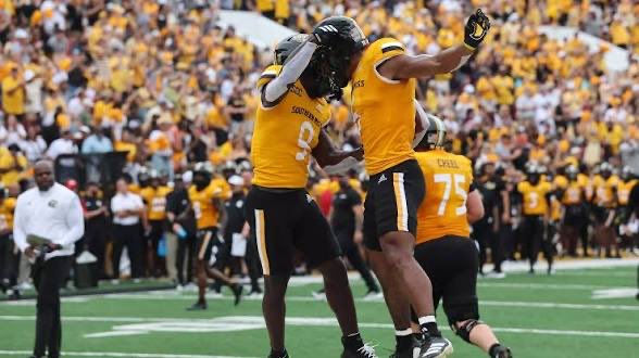 very blessed to receive an offer from <a href="/SouthernMissFB/">Southern Miss Football</a>
