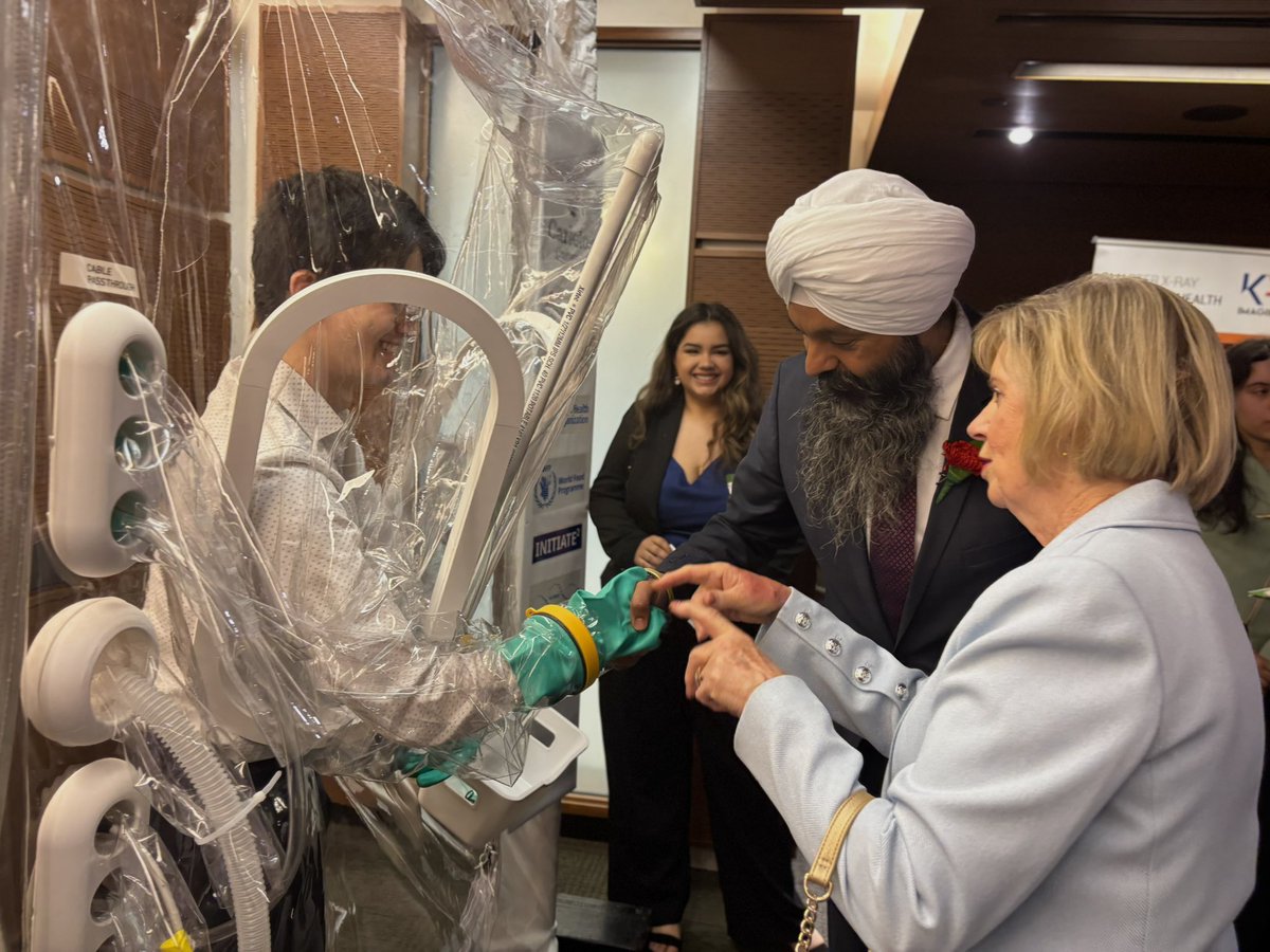 randeepssarai's tweet photo. Des innovateurs canadiens relèvent chaque jour des défis mondiaux en santé. Merci à @ResultsCda et à @CEPIvaccines de nous avoir réunis pour rencontrer les chercheurs et scientifiques qui font avancer ce travail. Ensemble, nous bâtissons un avenir plus sain et plus résilient. https://t.co/VLO5bYMNkx