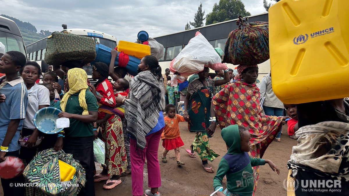 UNHCRuganda's tweet photo. Thank you 🇨🇦 @CanadaDev for new funding for the refugee response in Uganda 🇺🇬.

With the refugee population now surpassing 2 million, this support is a critical lifeline to ensure protection and dignity for those who have fled conflict.

@UNHCRCanada @CanHCKenya https://t.co/dYX2RBsCbm