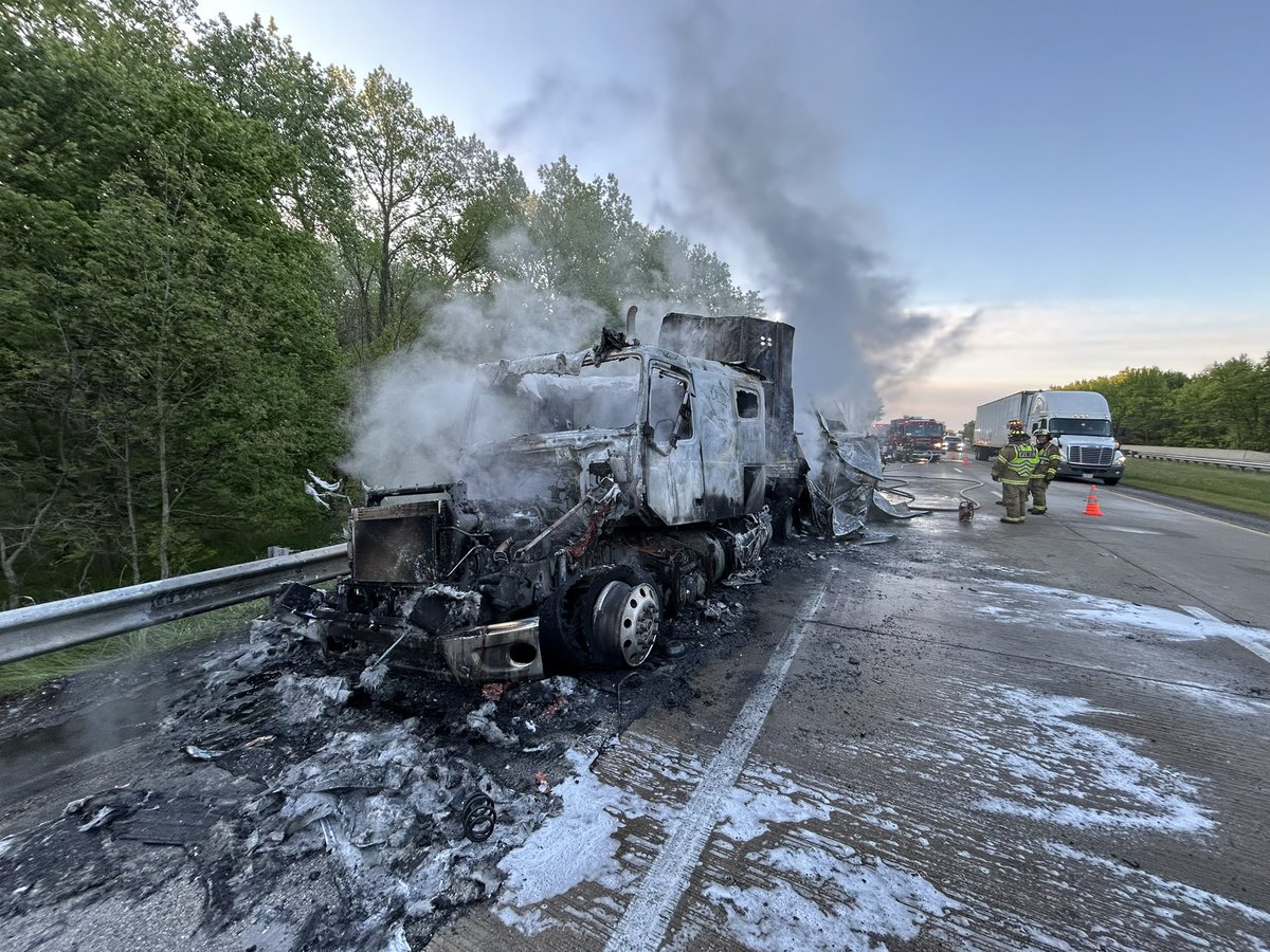 ⚠️ TRAFFIC ALERT - I-65 NB in Jasper County ⚠️‼️ All lanes of
