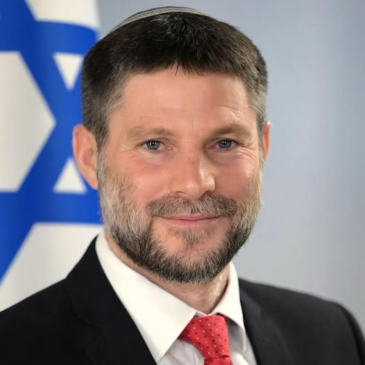 Bezalel Yoel Smotrich, sì lui, quello che si chiama come una scatarrata di mio nonno tabagista, ha raccontato questo in un' intervista:
"Mio figlio vuole che risparmi una parte del Libano così che lui possa distruggerla in seguito. Gli ho detto di non preoccuparsi, ce ne sarà
