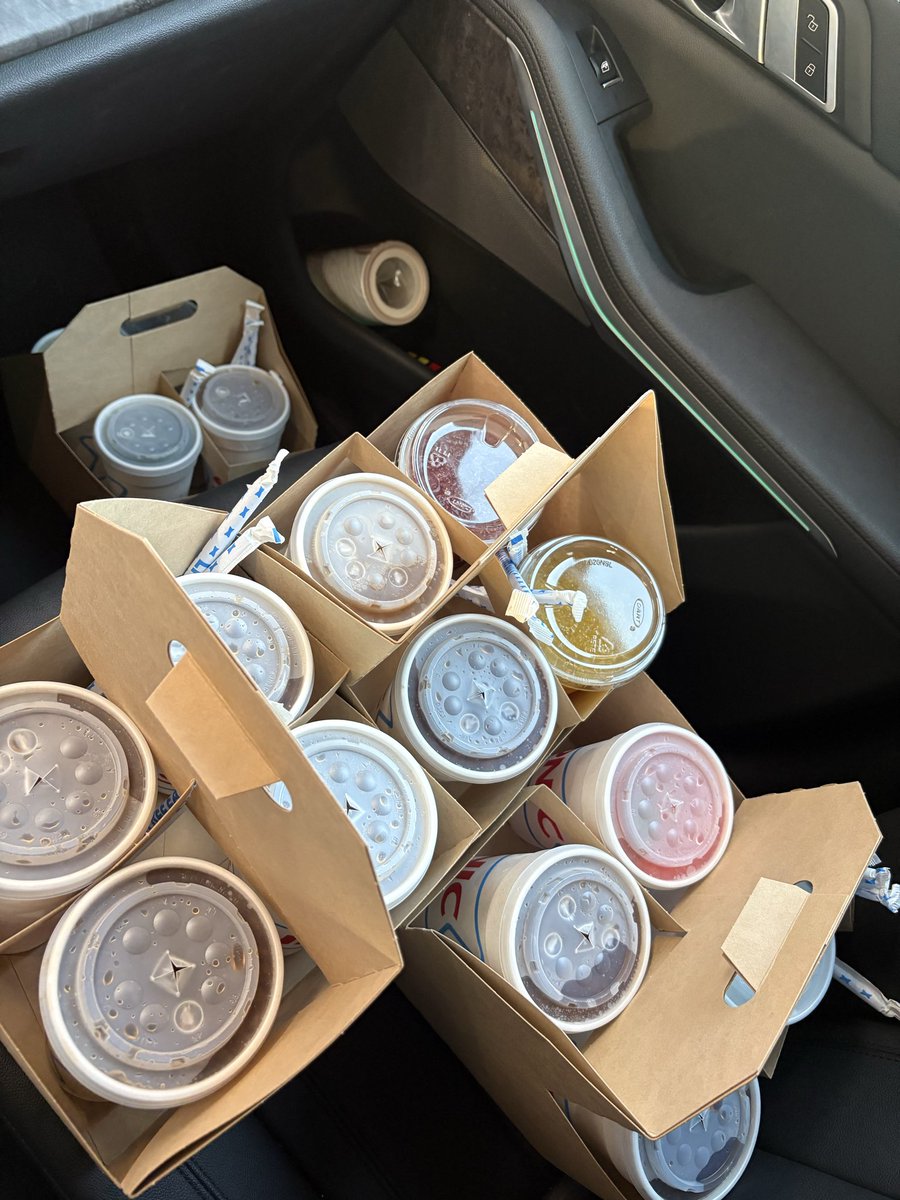 HeatherWainsco7's tweet photo. Teacher Appreciation Week has been nothing short of amazing and bucket filling!💥❤️ @ProsperRogersMS https://t.co/BAouAeSJD8
