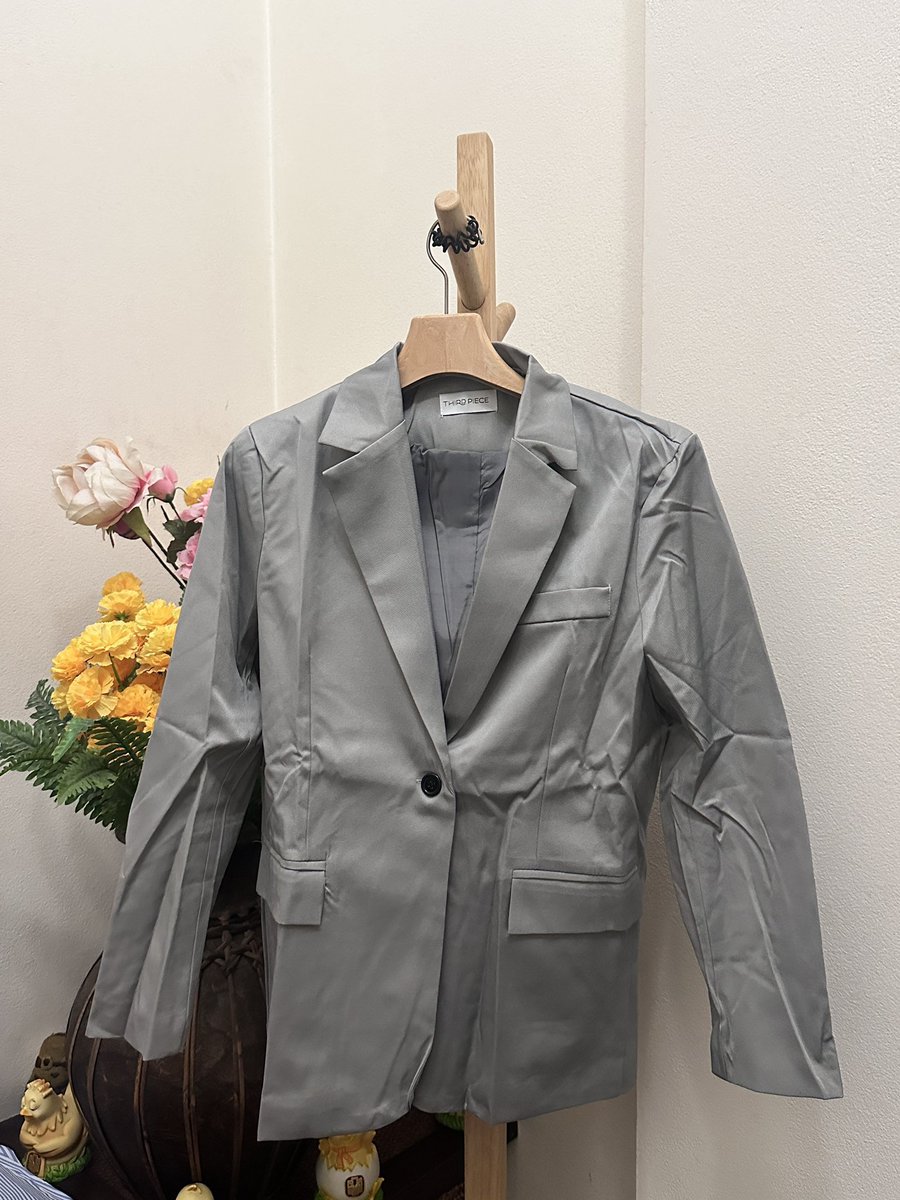 songtorbyf's tweet photo. #kappabkk #thirdpieceproject basic blazer สีเทา แบรนด์เดียวกับ kappa ทรงสวย ผ้าดีมาก มีซับใน+รองบ่า ใส่ออกงานได้เลย *new in pack*
🌟 100 (shop 890) https://t.co/cspJZWuERl