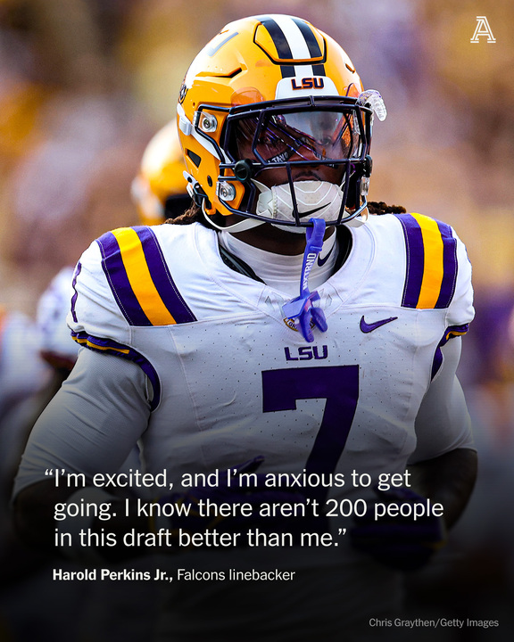 JoshTheAthletic's tweet photo. In an alternate reality, Harold Perkins Jr. could have been a quarterback. In this one, he's already letting one Saint know that he's switched sides in the rivalry.

https://t.co/kBeRZc3fS4 https://t.co/0a0RKATUoD