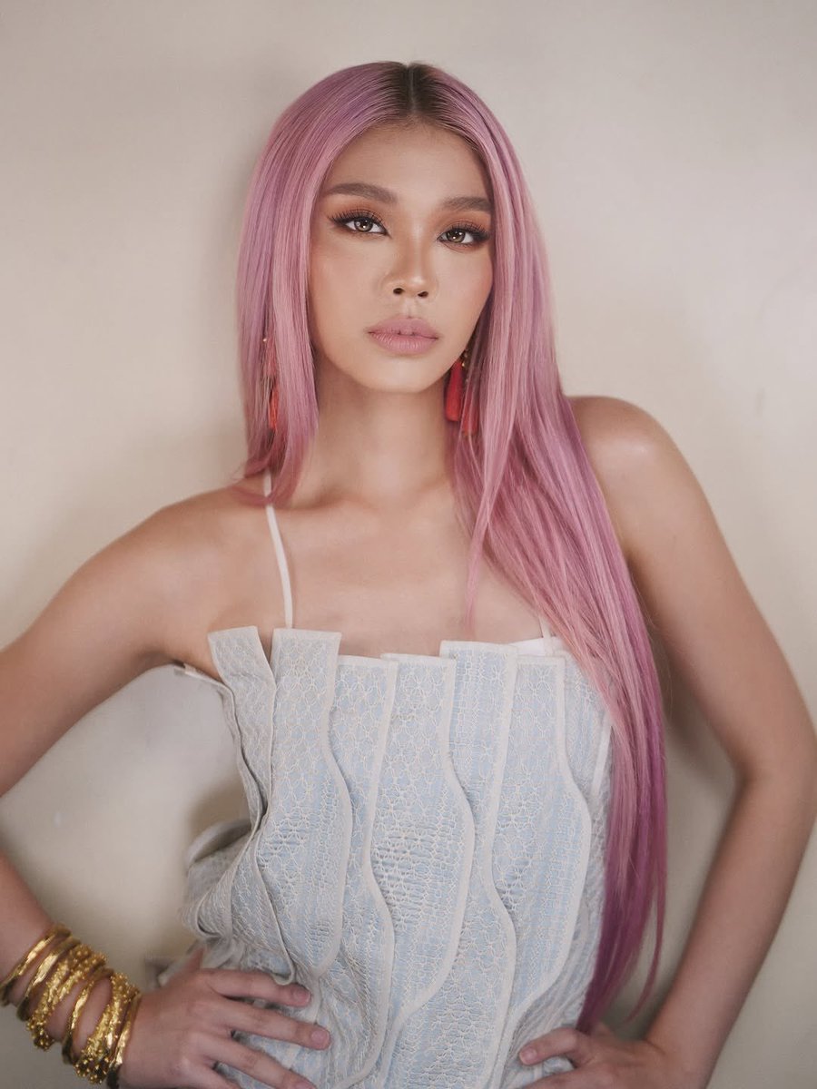 WHAT THE HELL?!?!???!!! GRABENG FACE CARD NAMAN YAN PRINCESS 😩🩷

(c) mkqua ig