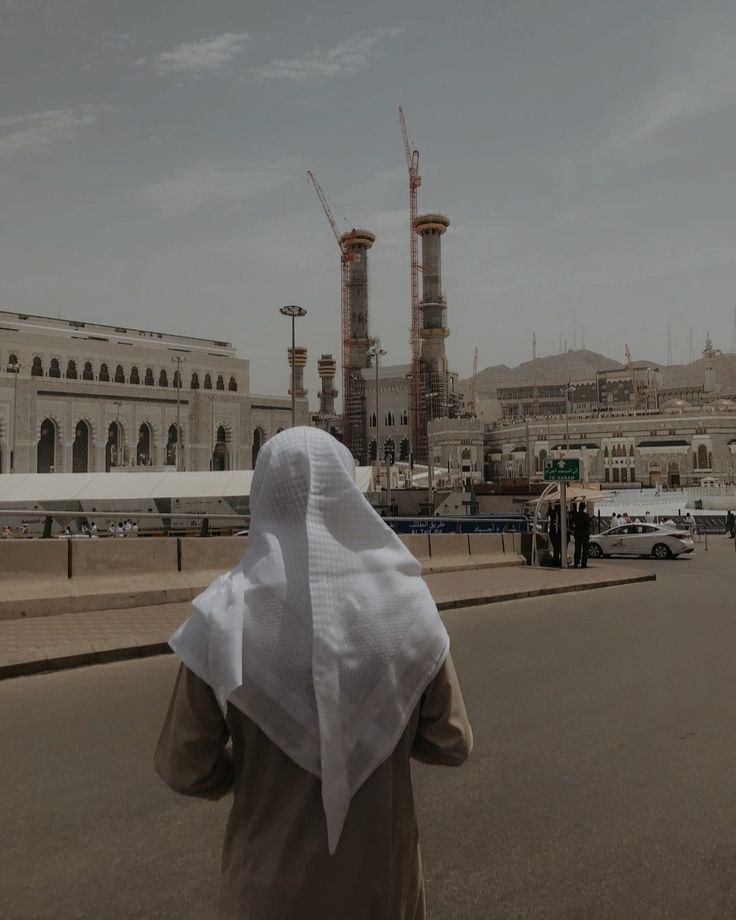 •••

قالَ عمر بن عبدالعزيز رحمه الله:

"الرِّضاءُ قليل، ولكن الصَّبرَ مِعوَلُ المُؤمِن".

📖 الزهد للإمام أحمد | ٢٣٨

t.me/Abou_Nofal_sal…