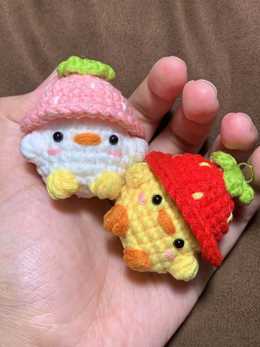 MN_Crochet's tweet photo. #พร้อมส่ง
ลูกเจี๊ยบ ลูกเป็ด🐥🦢
•ชิ้นละ 40 บาท
เลือกได้ค่ะ:(โซ่ไข่ปลา,ตะขอเงิน)

เลือกสีได้ที่ปักหมุดนะคะ

#พวงกุญแจ #ไหมพรม #พวงกุญแจไหมพรม #กระเป๋า #โครเชต์ #crochet #handmade #เครื่องเขียน #ตลาดนัดsario #ตลาดนัดsanrio #ตุ๊กตา #พวงกุญแจตุ๊กตา #ภูติจิ๋ว #ของจิ๋ว https://t.co/85FPTiyJXX